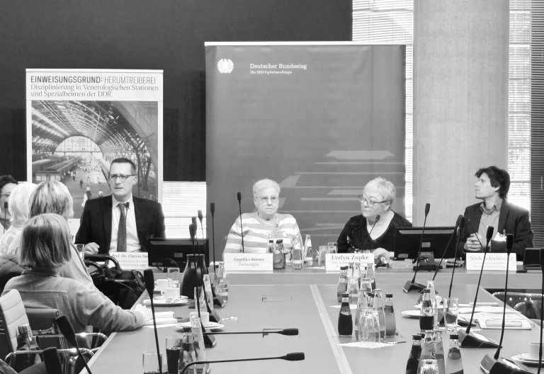 „Scham und Angst “. Fachgespräch im Deutschen Bundestag